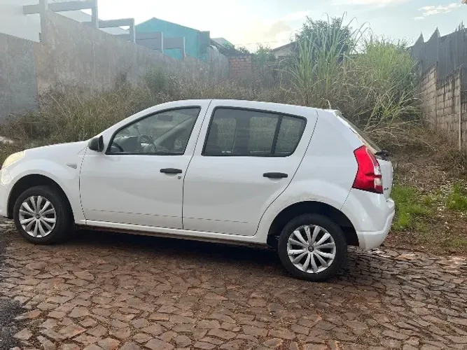 Renault Sandero Authentique Hi-flex 1.0 16V 5P 2013