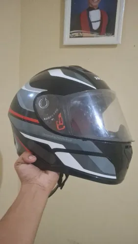 Capacete