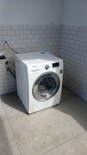 Máquina Samsung lava e seca água quente e fria