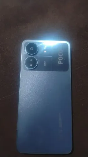 Vendo ou troco celular Poco C65 apenas película quebrada atrás sem marcas de uso 256gb 