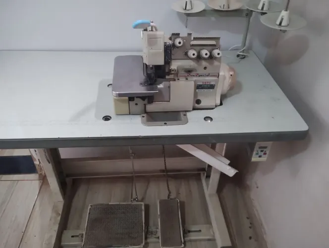 Máquina overloque ponto cadeia