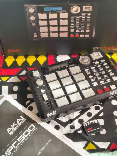 Sampler Akai MPC 500 na caixa IMPECÁVEL - ACEITO PROPOSTAS