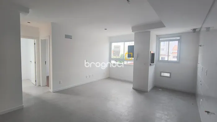 Apartamento de 2 Quartos sendo 1 suíte e garagem no Coqueiros.