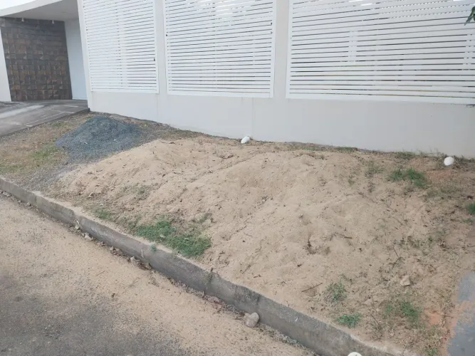 Vendo areia fina e brita número 0 pra pegar no local