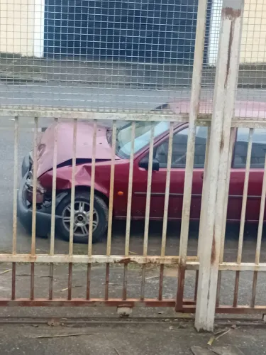 Carro batido doc ok