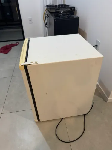 Frigobar Consul + Transformador (Pronto para usar em 220V)