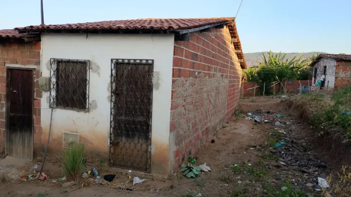 Vendo esta casa no ponto de morar