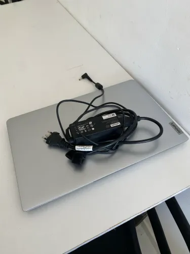 VENDO NOTEBOOK LENOVO 