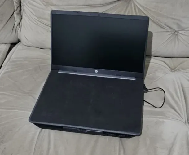 Notebook HP 256R, Intel Core i3 de 13ª gen, SSD 256, 8GB de RAM e Windows 11 Home.