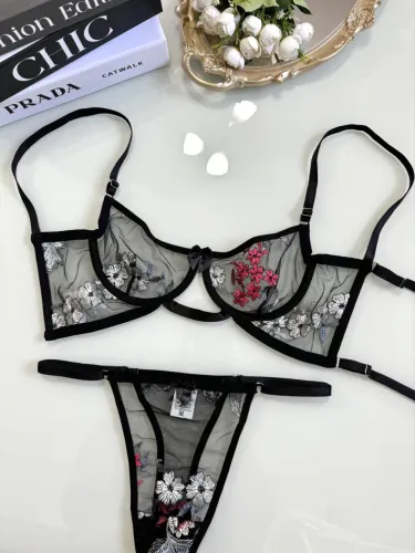 Conjunto babado