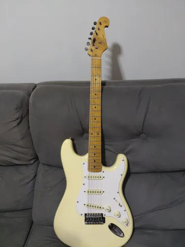 Guitarra stratocaster SX SST62