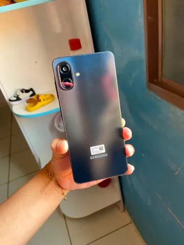Celular Samsung A07, pouco tempo de uso, muito bom para o dia a dia. Acompanha carregador