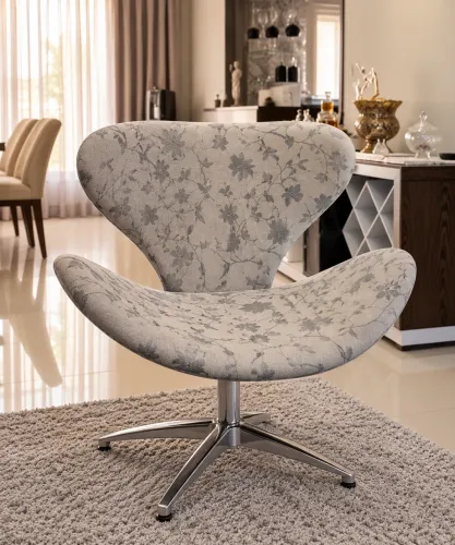 Poltrona Decorativa Giratória - Design Sofisticado e Excelente Estado