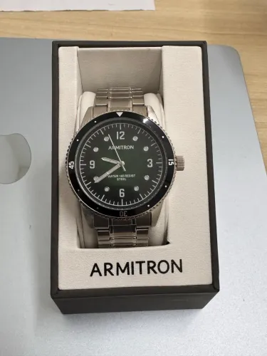 Relógio Armitron mostrador verde