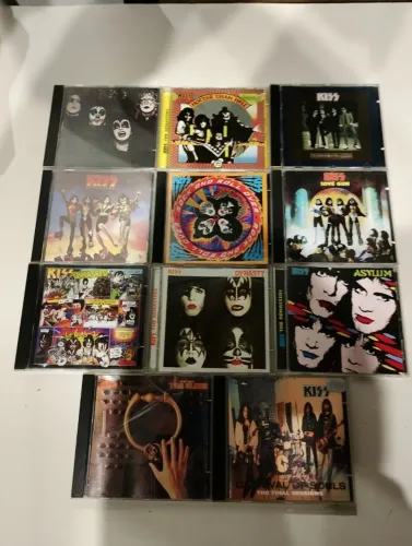 Coleção de CDs do Kiss