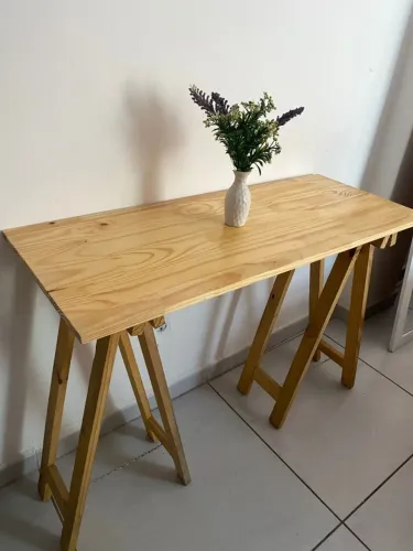 Mesa com cavalete