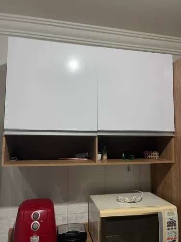 Armário de cozinha conservado 