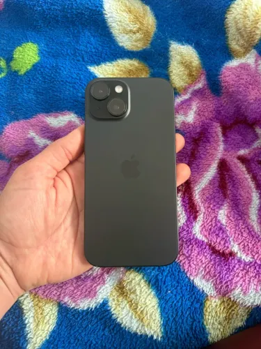 Vendo iPhone 15 128gb em ótimo estado 93% bateria 