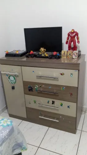 Guarda Roupa / Cômoda 4 Gavetas