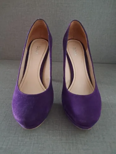 Sapato meia pata camurça roxo. Tamanho 35. Salto 10cm