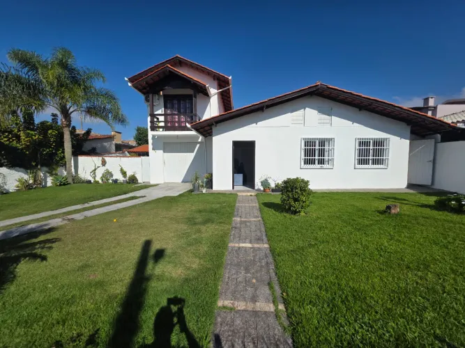 Sobrado para venda em Ingleses do Rio Vermelho com 3 quartos, sendo 1 suíte, 164m²