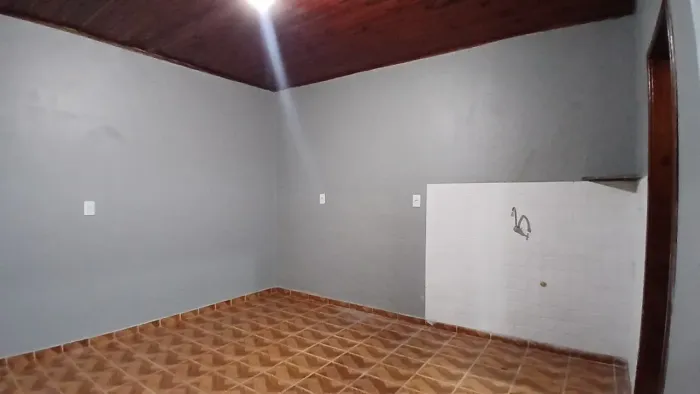 Casa com 2 quartos para alugar, 35 m² por R$ 850/mês - Conjunto Habitacional Saltinho - Lo