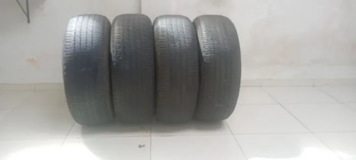 Pneus Bridgestone 255/60R18