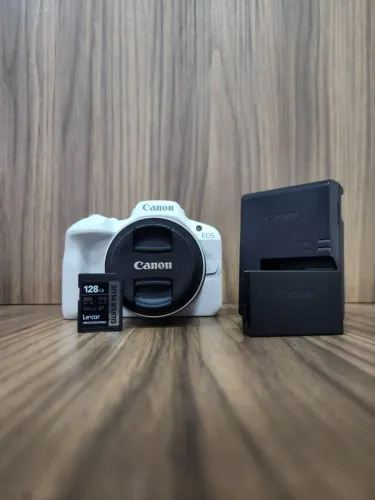 Máquina fotográfica - Canon EOS R50