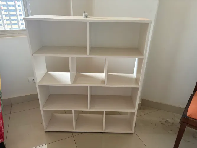 Estante pequena vazada