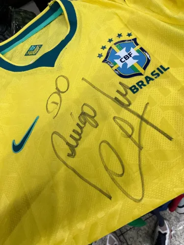 Camisa Brasil autografada Cafu com vídeo - original assinatura