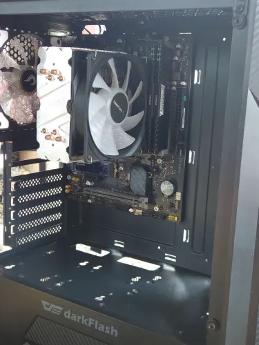 PC GAMER RYZEN 7 5700X3D + 3070