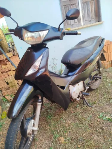 Vendo Biz 125 es, em dias.
