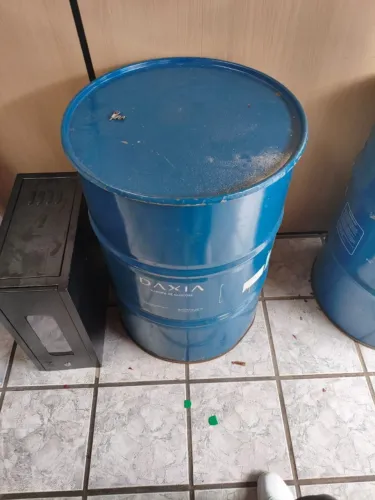 Tambor de Ferro 200L com Tampa - Resistente e Multiuso