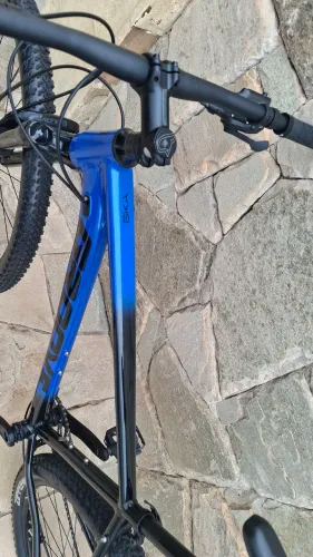 Bicicleta Groove SK90, seminova, pouco usada, com transmissão Sram 12 marchas,suspensão ar
