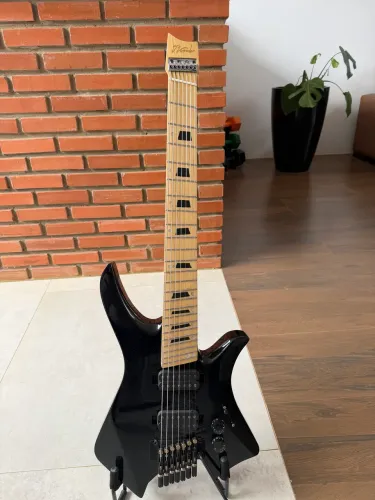Guitarra Headless vassoler com tremolo 7 cordas