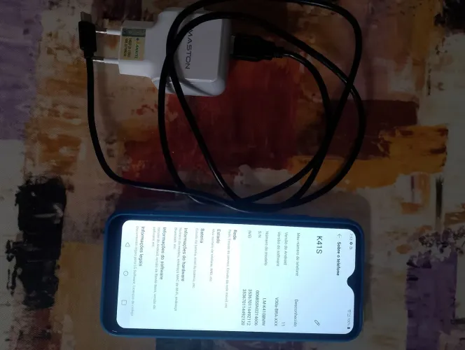 Celular vende-se