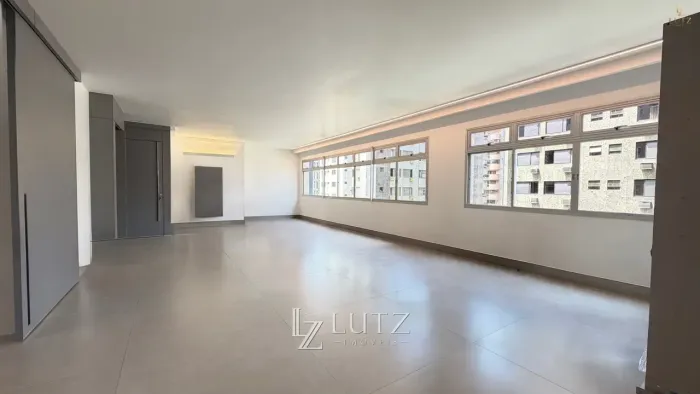 Apartamento de 260 m² em Lourdes | 4 quartos | 3 suítes