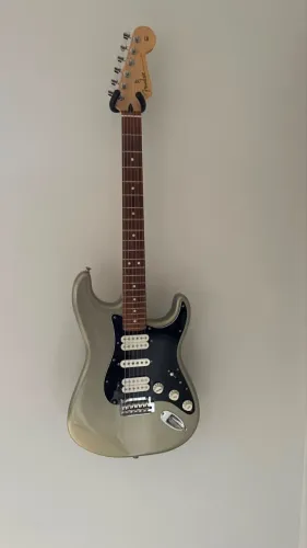 Rara Guitarra Fender Player HSH!