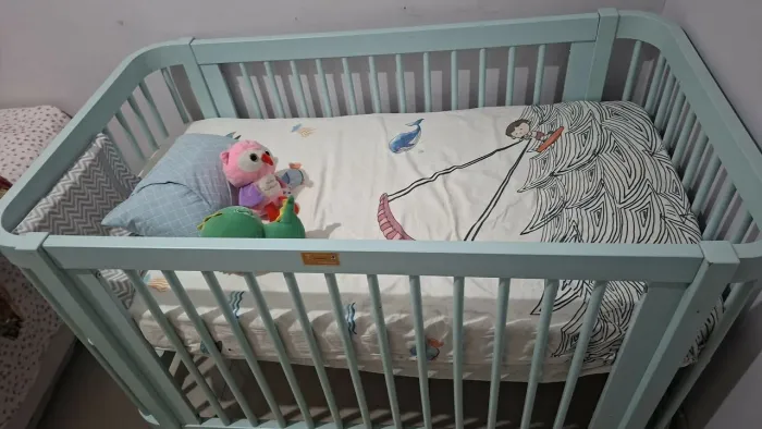 Vendo berço 3 em 1 com dois colchões