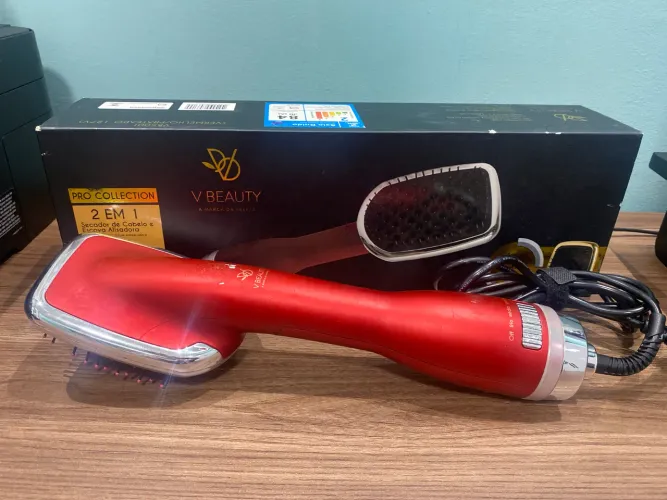 Secador de cabelo e Escova Alisadora - V Beauty