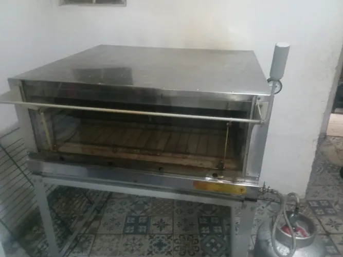 Forno Venâncio para Pizzas ,Bolos (Gás )