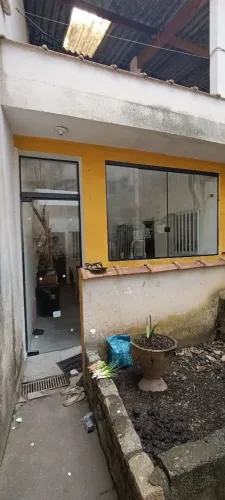 Janela de vidro em 12x