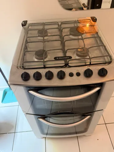 Fogão Electrolux 2 fornos 4 bocas nunca quebrou