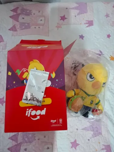 Canarinho ifood de 2002 completo, aceito troca no de 1962.