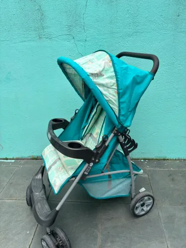 Vendo carrinho de bebê da marca Tutti Baby ?