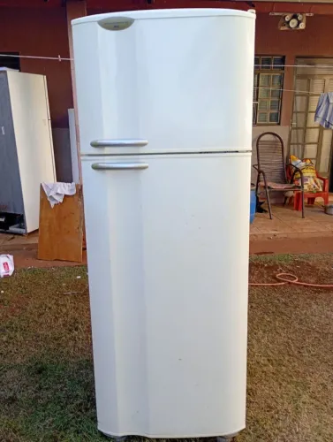Vendo geladeira Electrolux 480 litros 