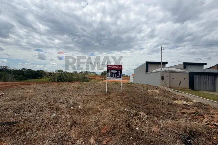 TERRENO À VENDA NA AVENIDA MALAQUITA EM FRENTE AO HOSPITAL REGIONAL DE CACOAL