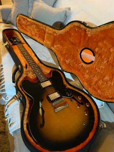 Epiphone Dot Semi-Acústica + Case Rígido
