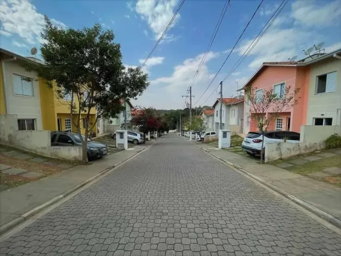 Condomínio Porto Seguro - Casa à venda - 3 dormitórios e 2 vagas - Granja Viana
