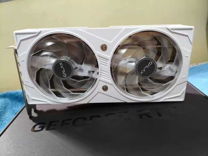 Nvidia Galax GeForce RTX 5060 EX White 8GB GDDR7